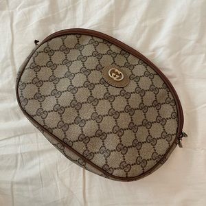 Gucci Pouch Signature Print